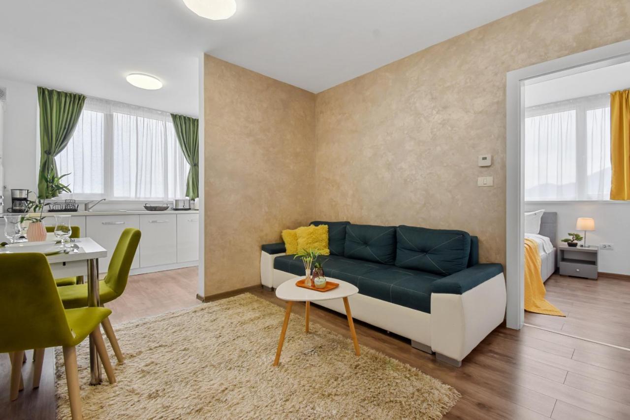 Modern In New Building With Panoramic View Daire Braşov Dış mekan fotoğraf