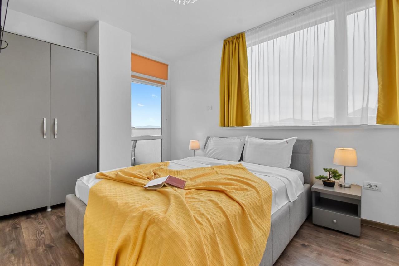 Modern In New Building With Panoramic View Daire Braşov Dış mekan fotoğraf
